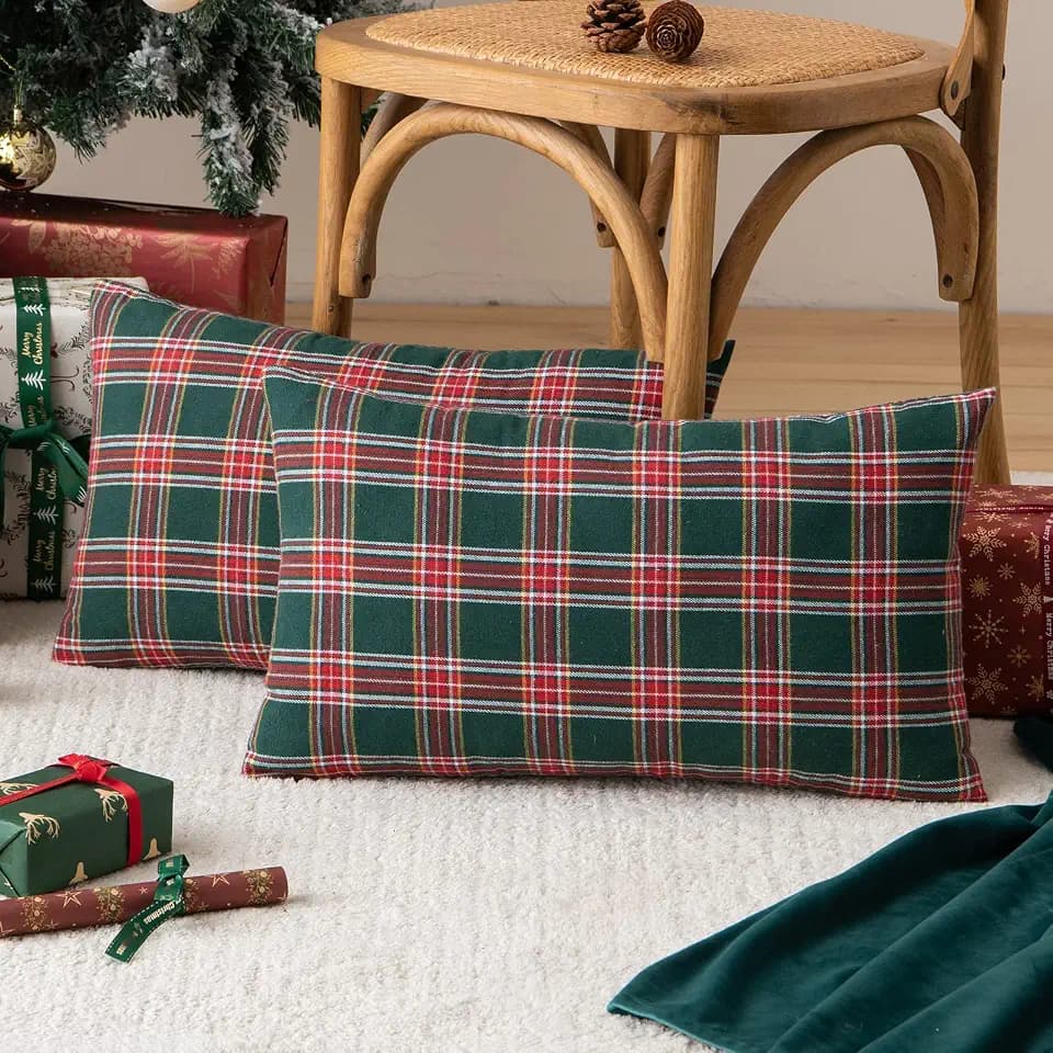 AQOTHES Christmas Plaid Decorative Throw Pillow Covers Green Red 12x20