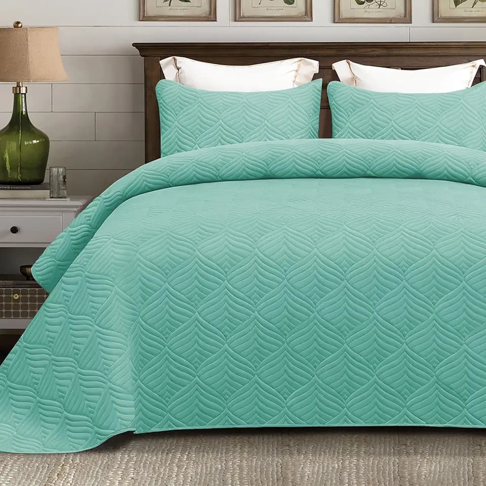 Whale Flotilla Extra Soft Twin Quilt Bedding Set, Lightweight Bedspreads