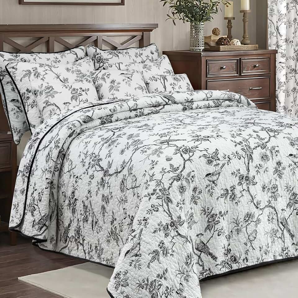 EVENHUG 100% Cotton Quilt King Size Black Bird Bedding Set Double Printing Lightweight Quilt Reversible Coverlet Bedspread with Pillow Shams All Seasons 3 Pieces (106"x96")