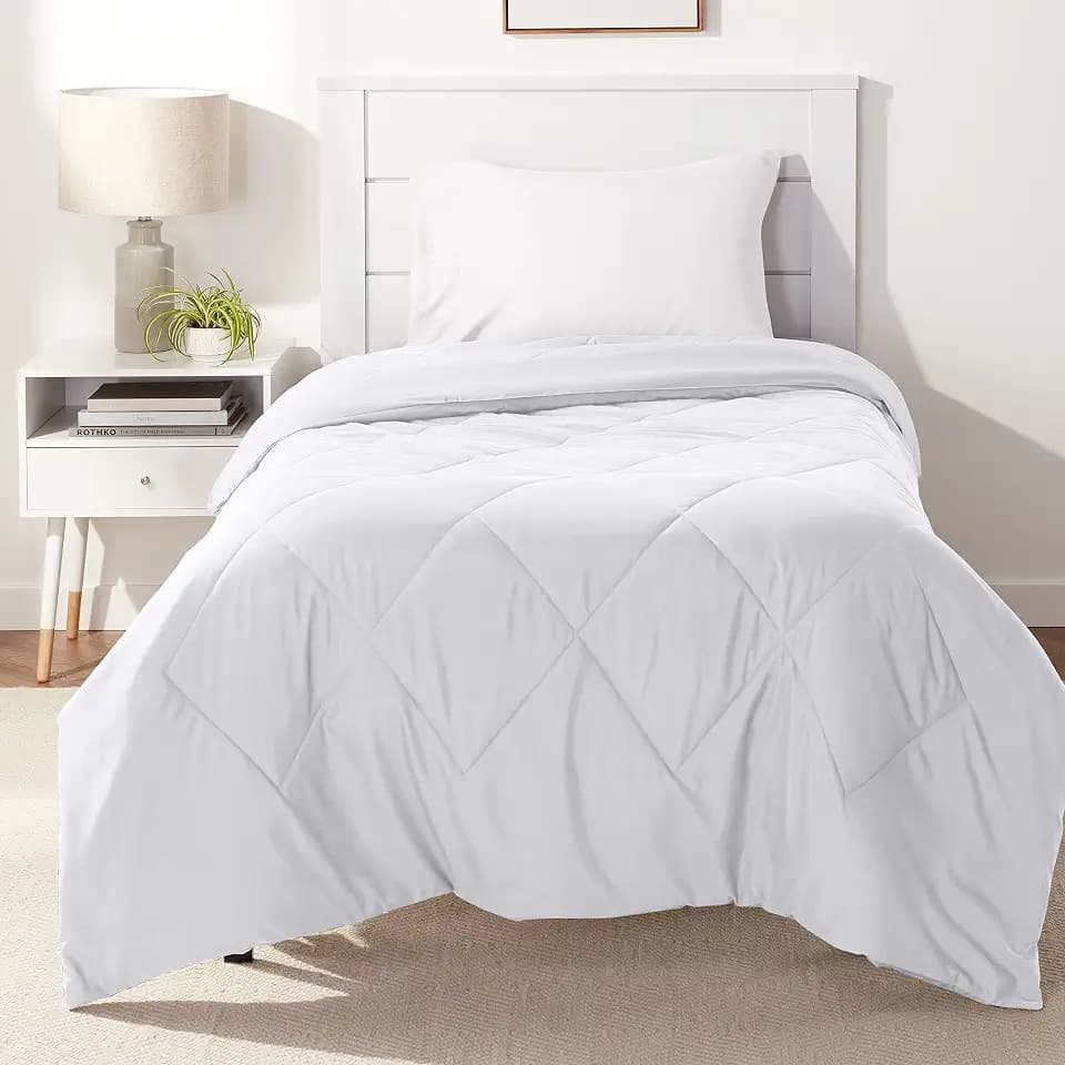 Amazon Basics Reversible Lightweight Microfiber All Season Comforter Blanket, Twin/Twin XL, White