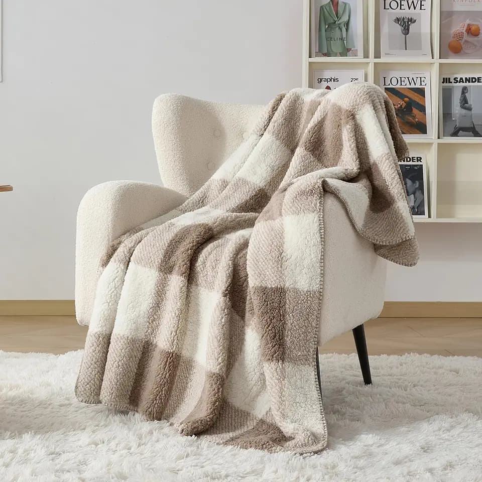 WEERRW Throw Blanket for Couch Checkered Sherpa Fleece Blanket, Khaki