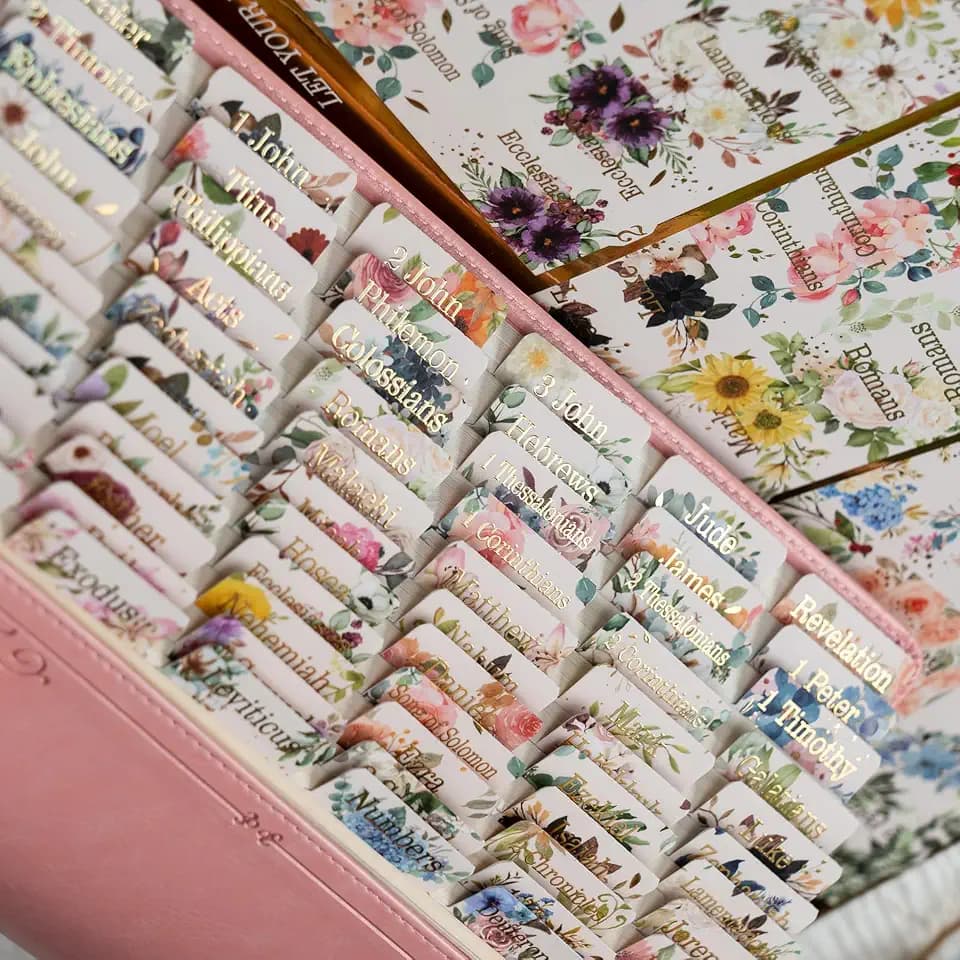 UPAFEXXI-Laminated Bible Tabs for Women and Men (Beige and Floral)