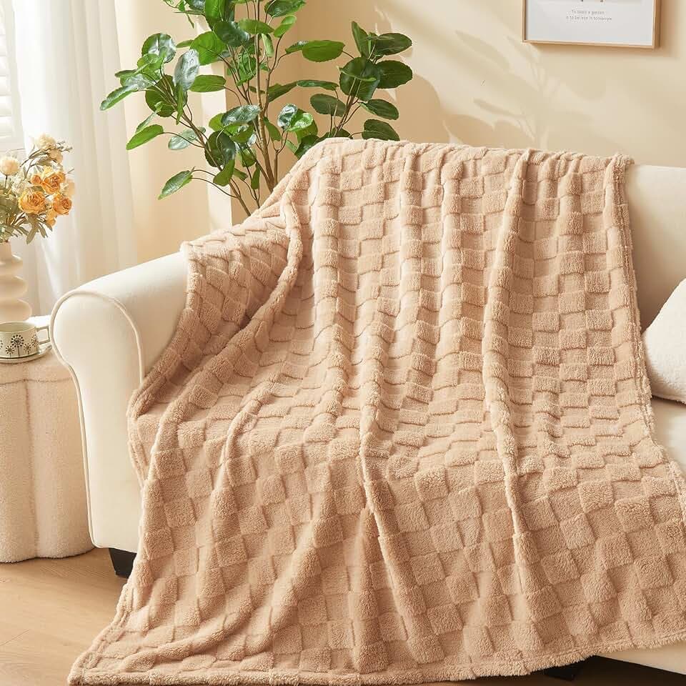 NEWCOSPLAY 3D Checkered Flannel Throw Blanket, Brown Checkered, 50"x70"