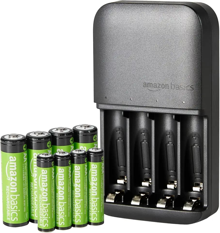 Amazon Basics wiederaufladbar NiMh Batterien, (4 AA & 4 AAA) mit Batterieladegerät für 4 Batterien, EU-Stecker, 8 Stück, Schwarz