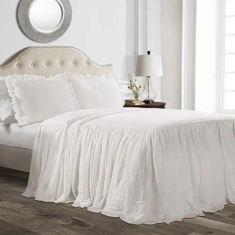 Lush Decor Ruffle Skirt Bedspread Set - 3-Piece Luxurious Farmhouse Bedding - Elegant Ruffle Detail - Timeless Style - Soft Lightweight Sheets - Full, White