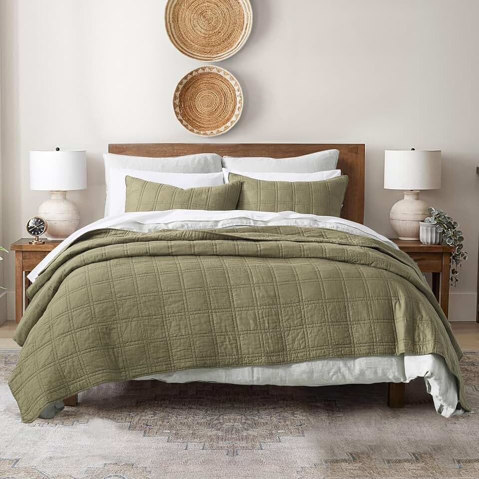 HORIMOTE HOME 100% Cotton Quilt Queen Size Olive Green Bedspread, Pre-Washed 3-Piece Cozy Lightweight Stitching Bedding Cover Coverlet Set with 2 Shams in Geometric Pattern for All Season