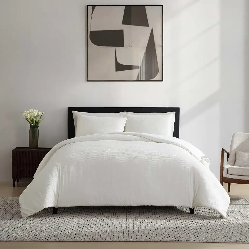 Vera Wang - Queen Size Comforter Set with Matching Shams