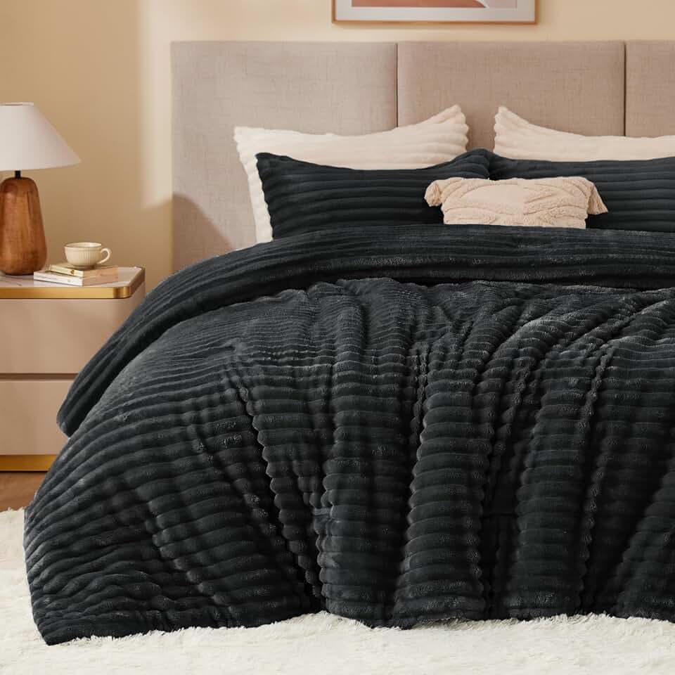 BEDELITE Fleece California King Comforter Set, Fluffy Bed Set, Black