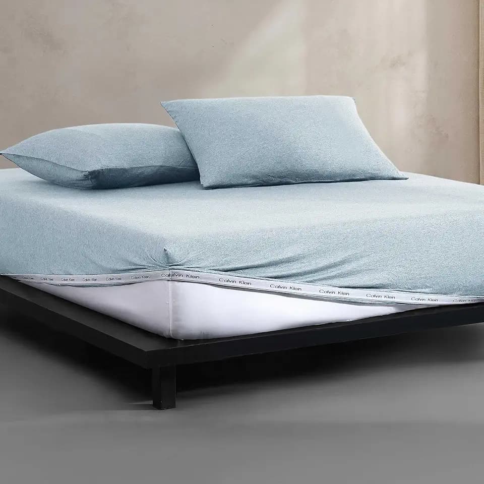 Calvin Klein - King Sheet Set with Fitted Sheet & Pillowcases