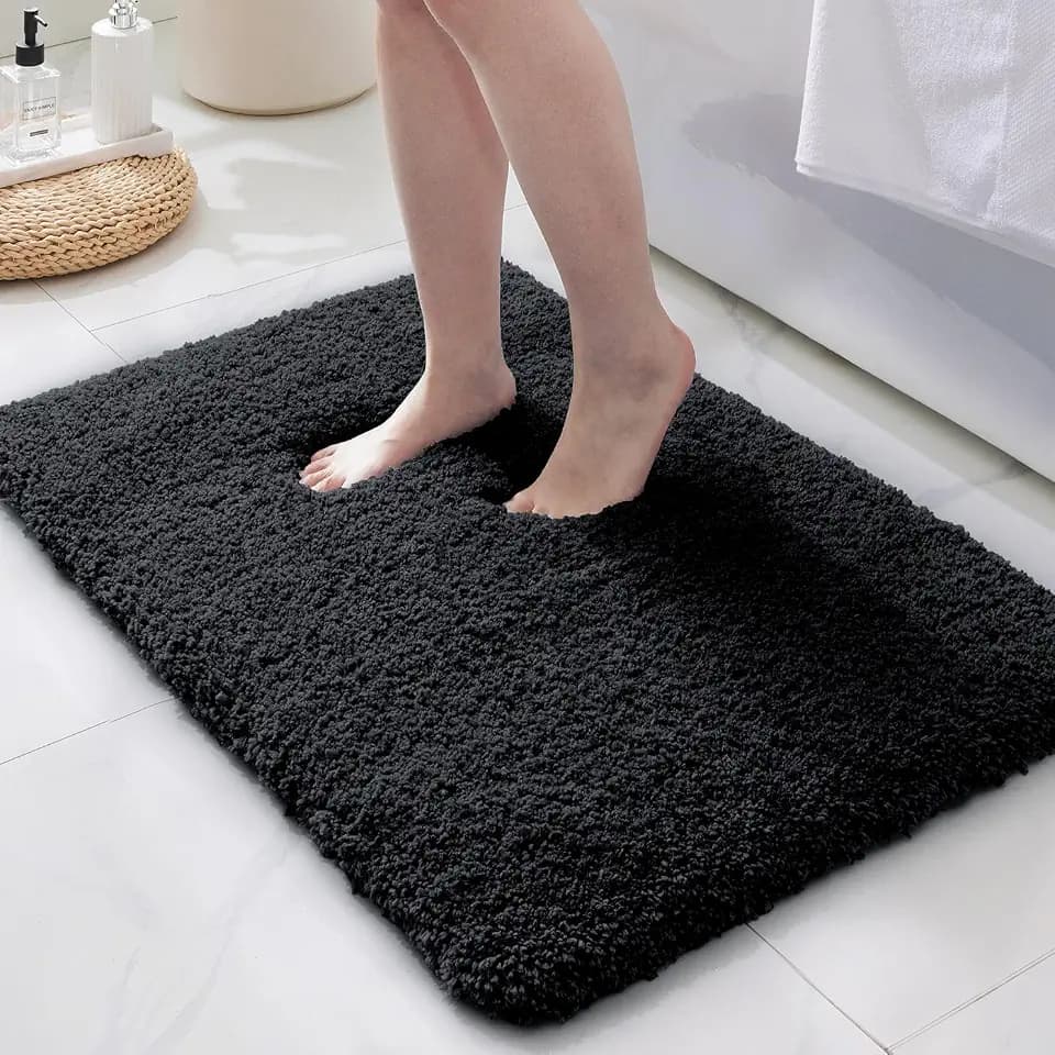 ILANGO Bathroom Rugs 24" × 17", Extra Soft Absorbent Microfiber Bath Rugs