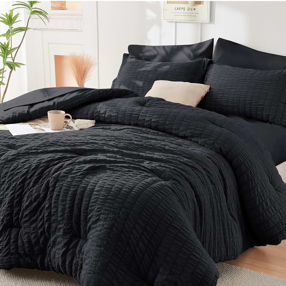 HYMOKEGE Black Oversized Queen Comforter Set Seersucker 7 Pieces, All Season Luxury Bed in a Bag for Bedroom, Bedding Set with Comforter, Sheets, Pillowcases & Shams