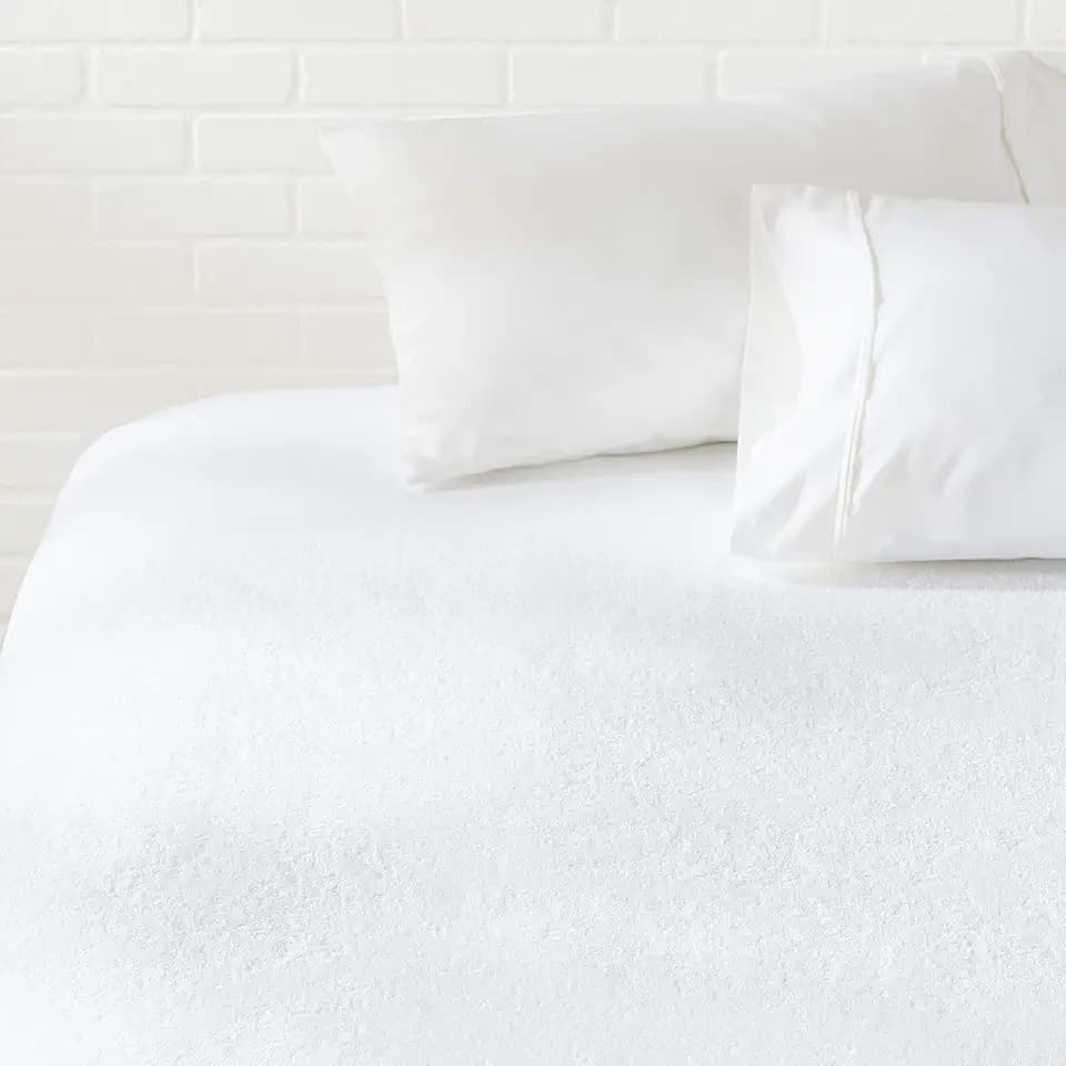 Amazon Basics Waterproof Breathable Mattress Protector, Full Size, 18 inch Deep, Machine Washable, White