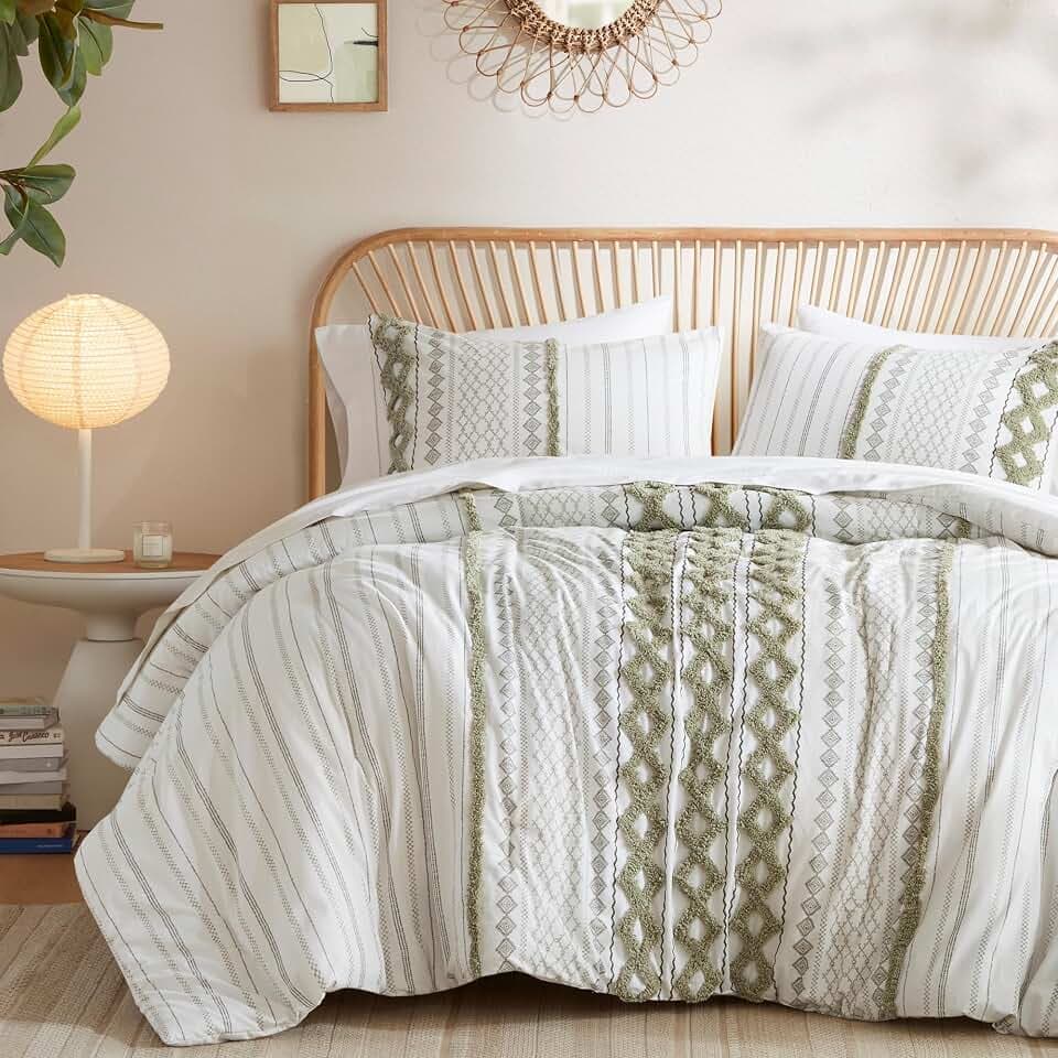 Ink+Ivy Queen Comforter Set, Boho Comforters, Breathable Cotton Bed Set, All Season Modern Chenille Tufted Comforter with Farmhouse Bedding Flare, Gifts for Woman, Sage/Ivory 3 Piece