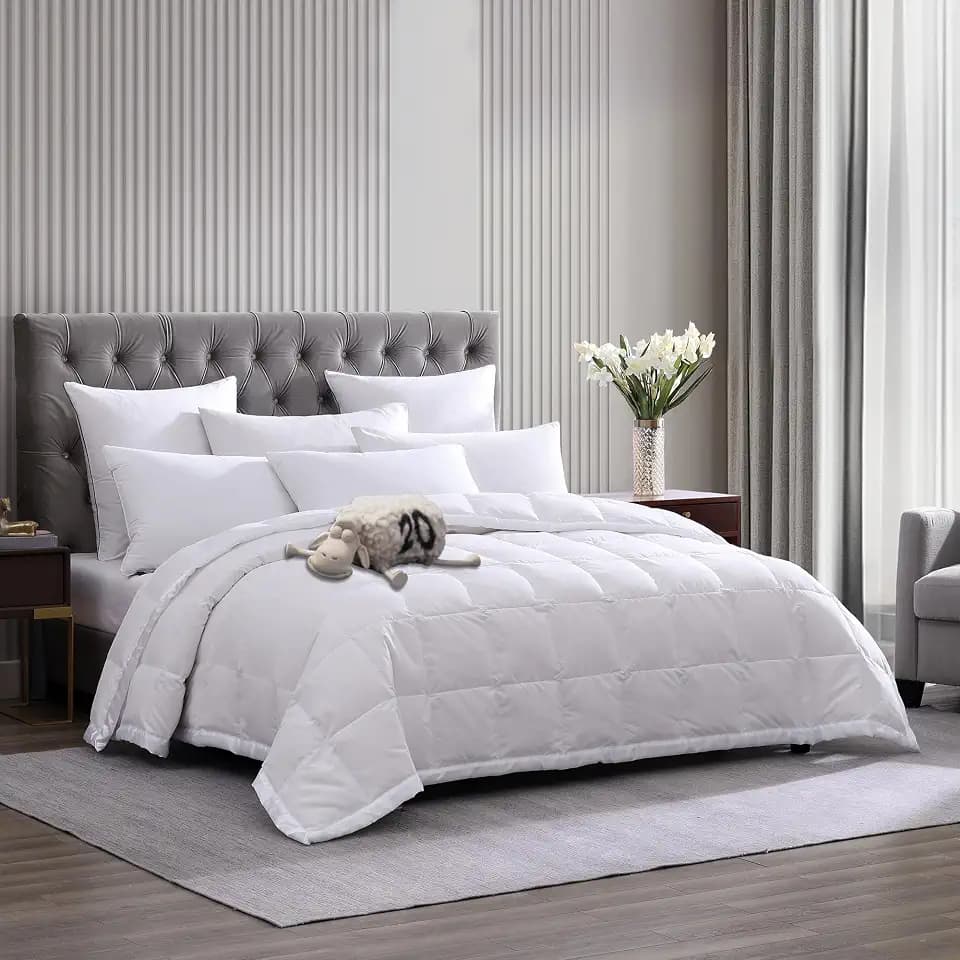 Serta Soft Lightweight Down Blanket,650 Fill Power Microfiber White Down Blanket,Luxury Bed Blanket with 2" Satin Trim,Down Alternative Blanket Twin Size