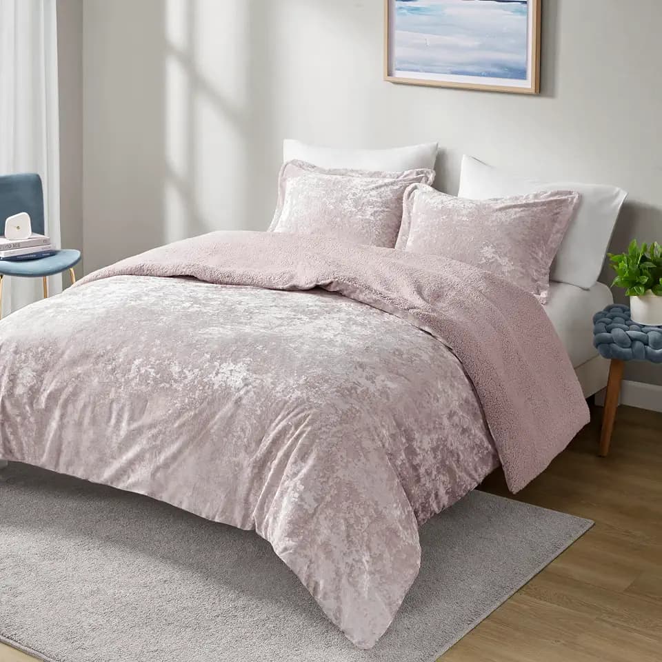 Intelligent Design King Comforter Set, Reversible Velvet Comforter Set, Soft & Warm Sherpa Reverse, Winter Fluffy Comforter Bed Set with 2 Shams, Mira, King/Cal King Lavender 3 Piece