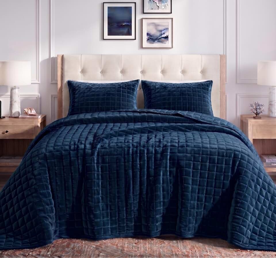 Tribeca Living Luxury Velvet Quilt King Size Set - 260GSM Ultra-Soft Oversized Velvet Bedspread Comforter Set with 2 Shams, in Florence Navy Blue