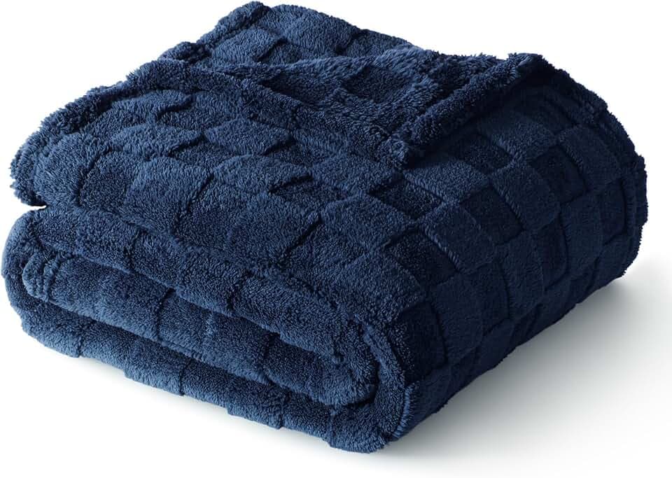 Exclusivo Mezcla 3D Checkered Fleece Throw Blanket for Couch, Navy Blue