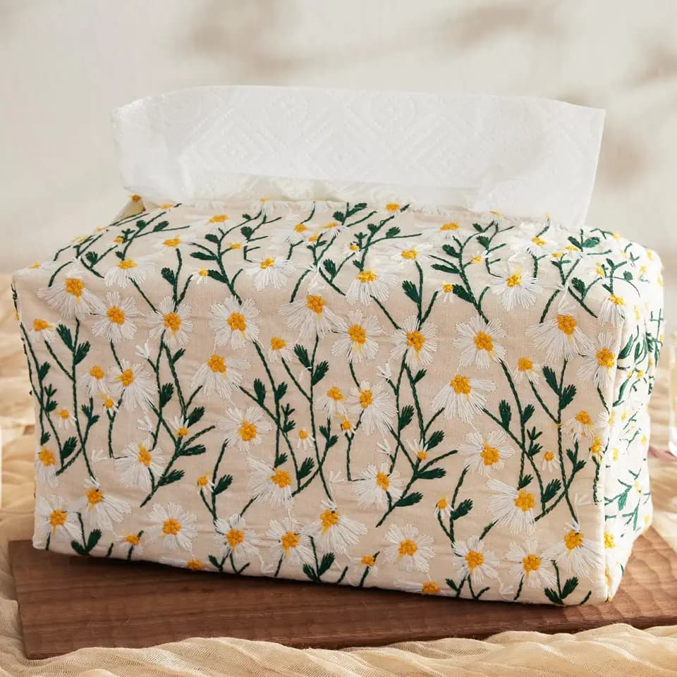 Hausfrau Rectangular Tissue Box Cover Decorative 9.85"x5.12", White Daisy