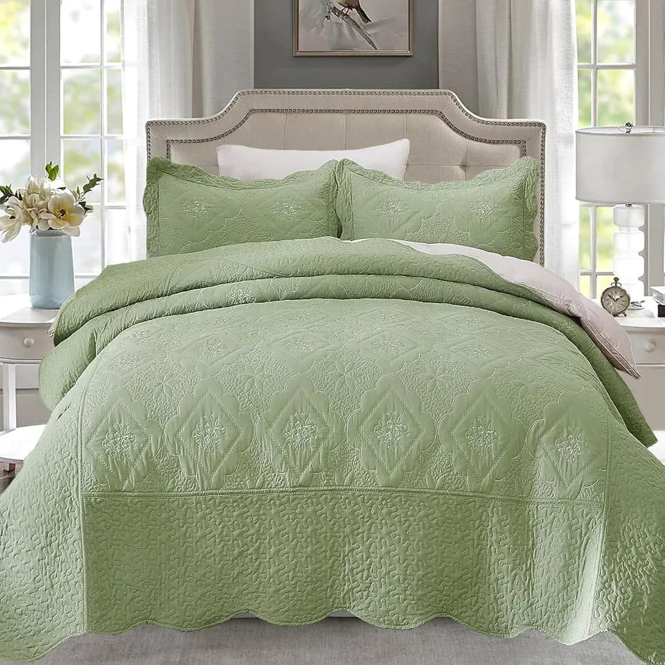 Cmfshape Floral Embroidery Quilt Set,3 Pieces Queen Quilt Bedding Set,Classic Diamond Pattern Quilts,Ultra Soft Lightweight Reversible Bedspread Coverlets for All Season(Sage Green,90"x90")