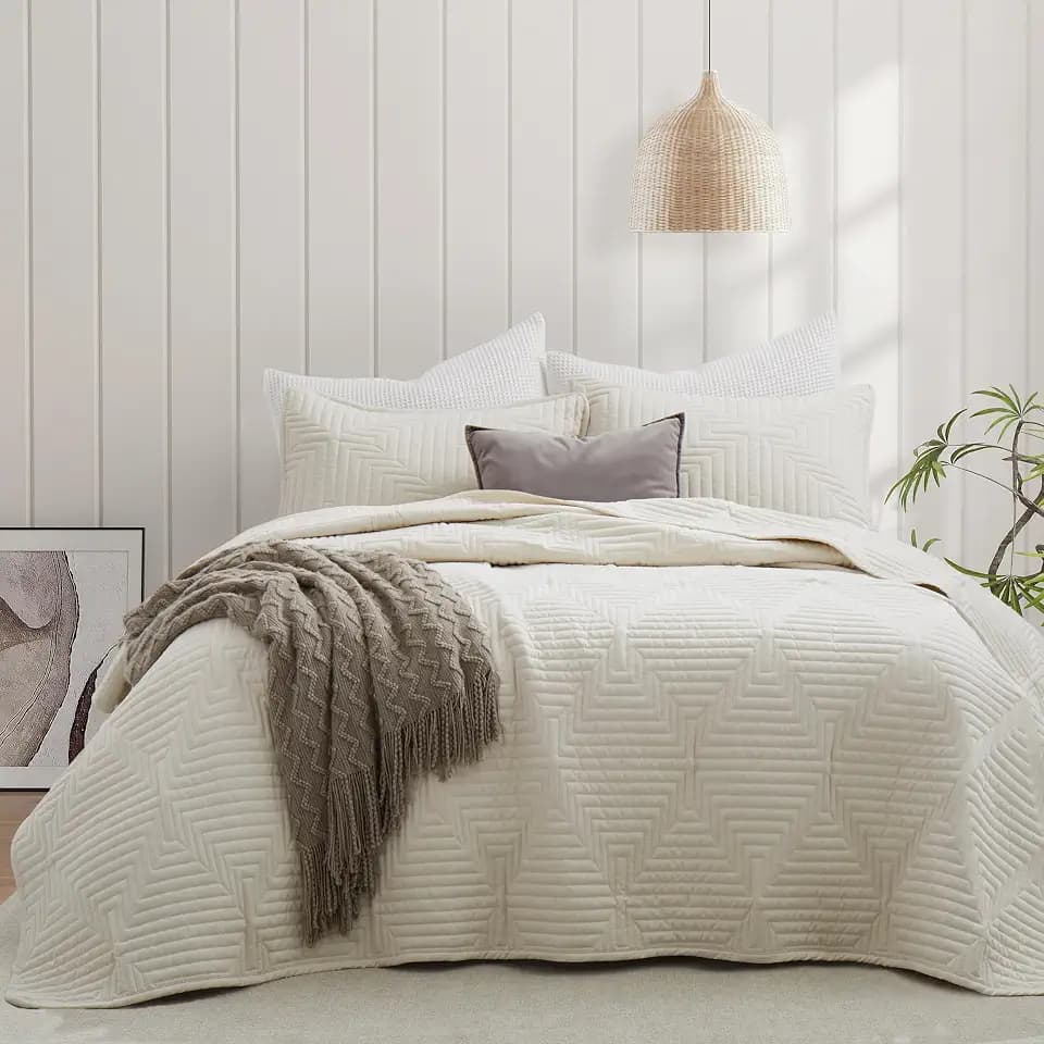 Oli Anderson Basket Weave King Quilt Set, Beige, 3 Pieces