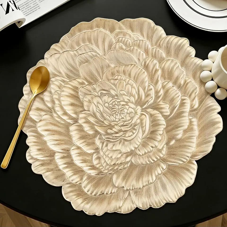 Quantum Love Set of 6 Floral Gold Penoy Placemats Vinyl Metallic 15 Inches Round Washable Place Mats Waterproof Heat Resistant Durable Table Mats for Kitchen Dining Table Decoration Indoor Outdoor