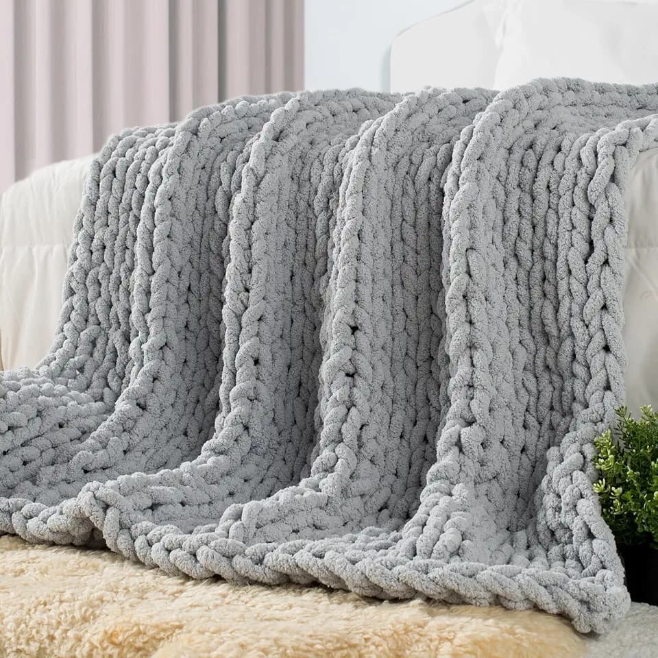 Carriediosa Chunky Knit Throw Blanket 50" x 60", 100% Hand Made, Grey