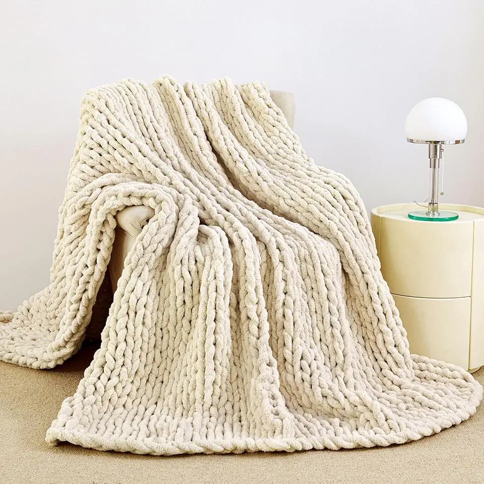 Chunky Knit Blanket Throw for Couch, 51"x63" Chunky Yarn Knitted Blankets