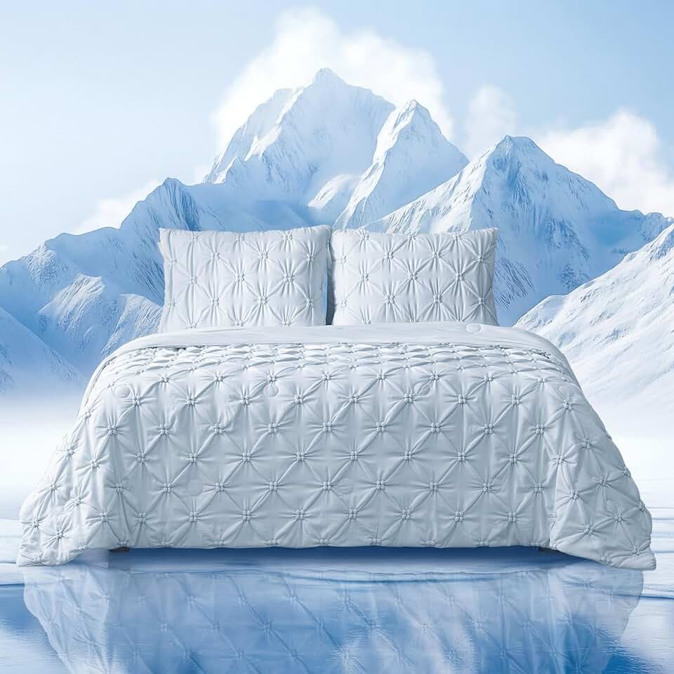 Amélie Home Elegant Pintuck Cooling Comforter Set Queen Size, Light Blue