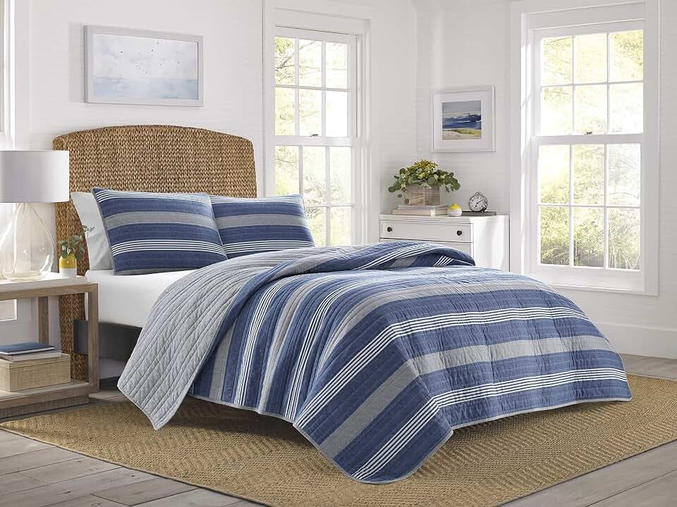Nautica - Queen Size Quilt Set with Matching Shams