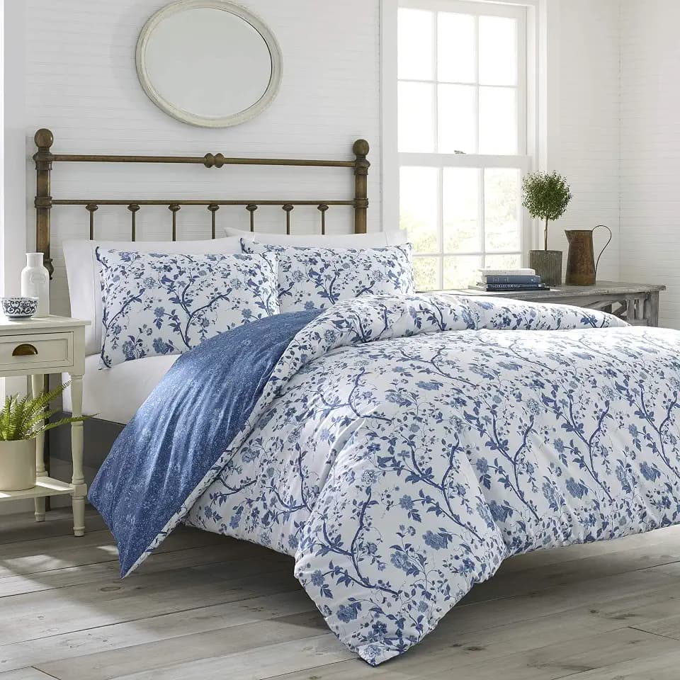Laura Ashley - Queen Duvet Cover Set with Shams
