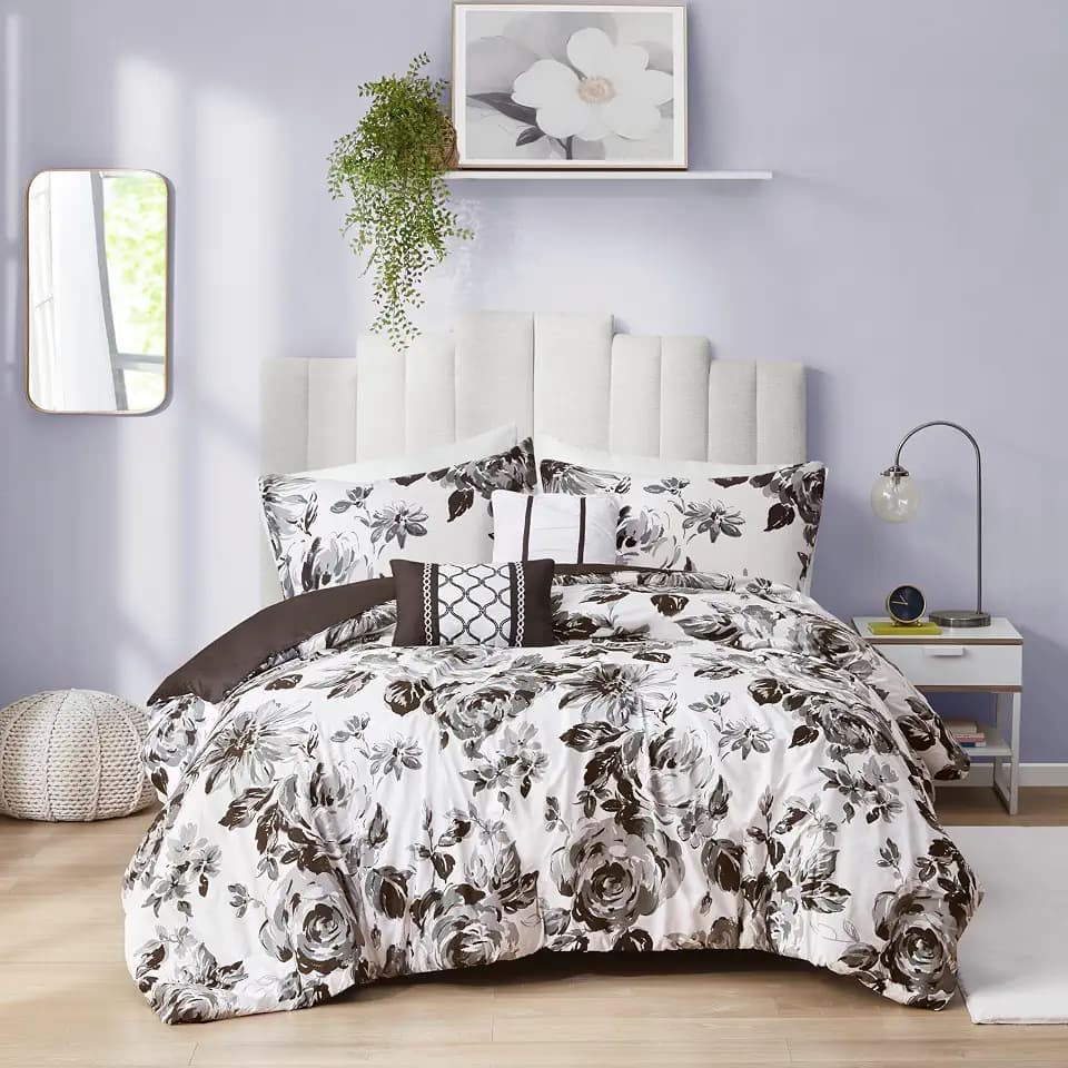 Intelligent Design Floral Botanical Black/White Queen Comforter Set, 5pc