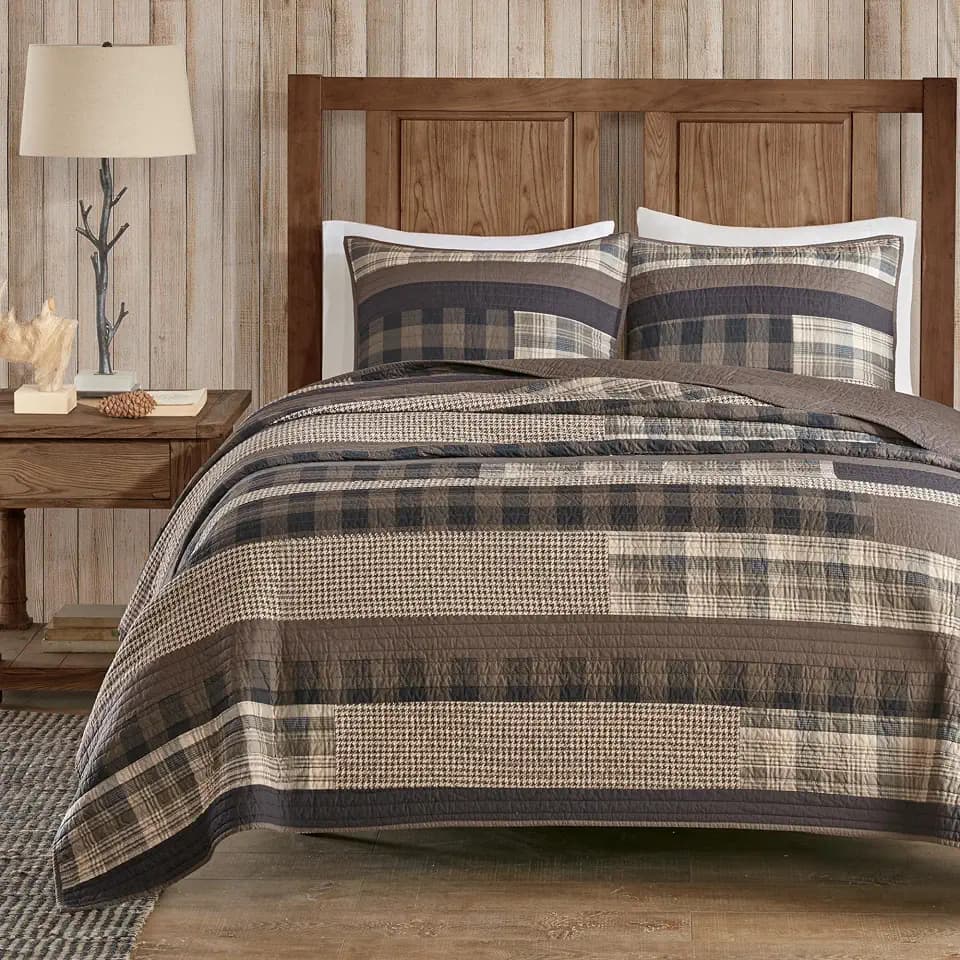 Woolrich Winter Plains Reversible Quilt Set - Cottage Styling Reversed to Solid Color, All Season Lightweight Coverlet, Cozy Bedding Layer, Matching Shams, Oversized Full/Queen, Stripes Taupe 3 Piece