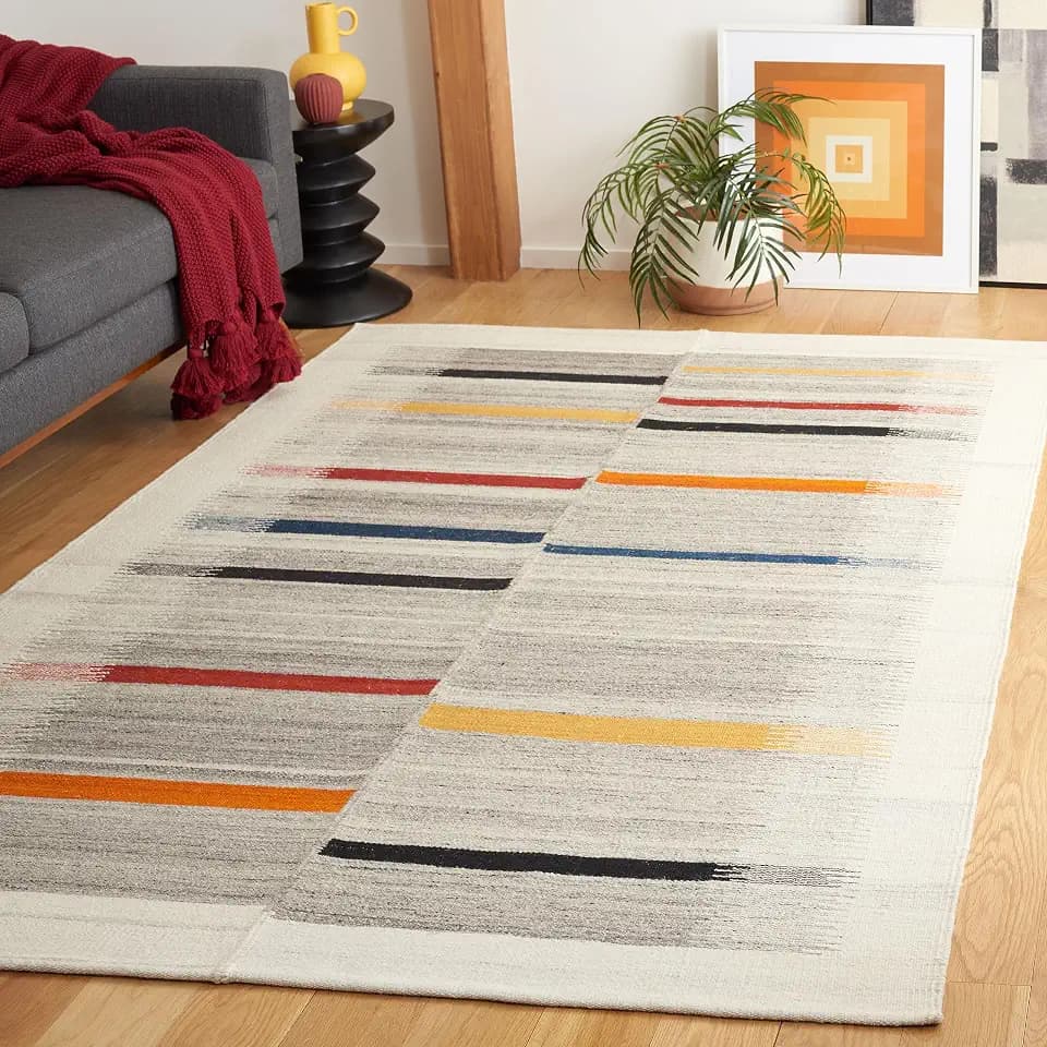SAFAVIEH Kilim Collection Area Rug - 4' x 6', Ivory & Grey, Handmade Flatweave Wool, Boho Southwestern Design, Ideal for Living Room, Bedroom, Dining Room (KLM976F-4)
