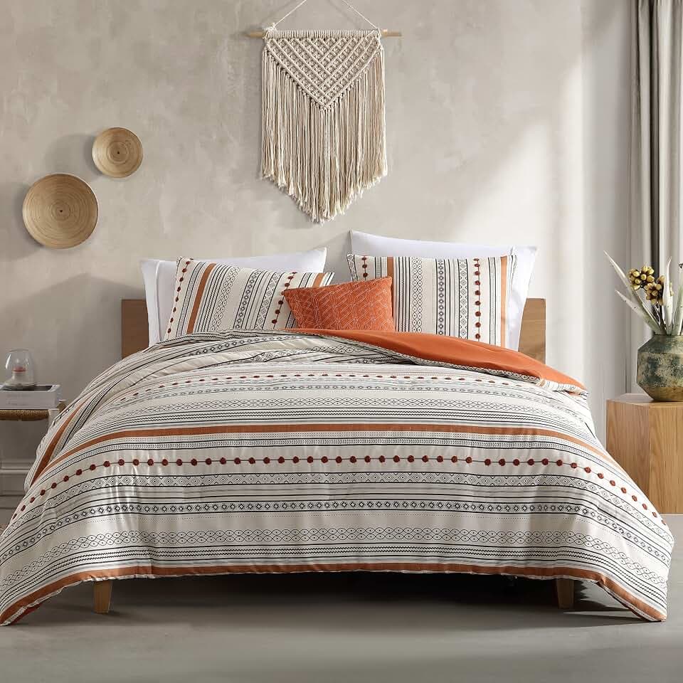 Modern Threads - Layne Collection 4-Piece Comforter Set - Reversible Elegant Bed Set - Includes Comforter, Shams, & Decorative Pillows - Luxurious Bedding King