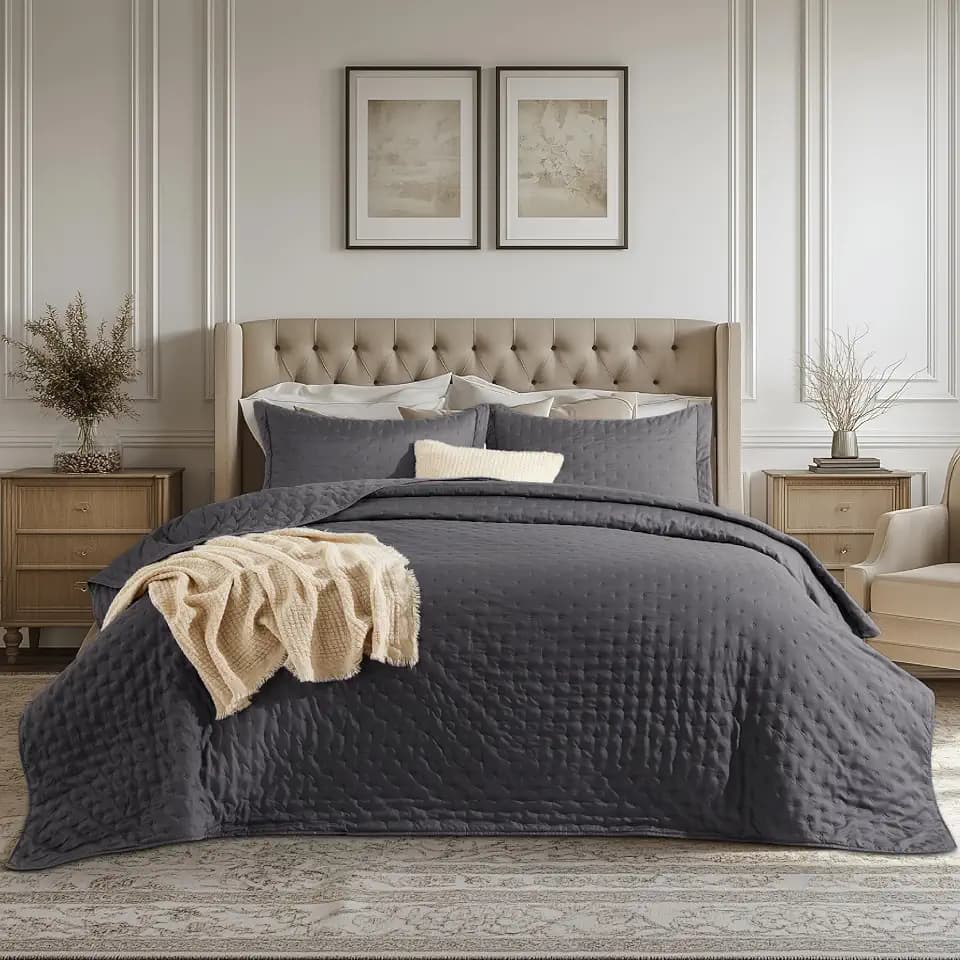 Bedsure King Size Quilt Bedspread, Lightweight Comforter, Charcoal Coverlet