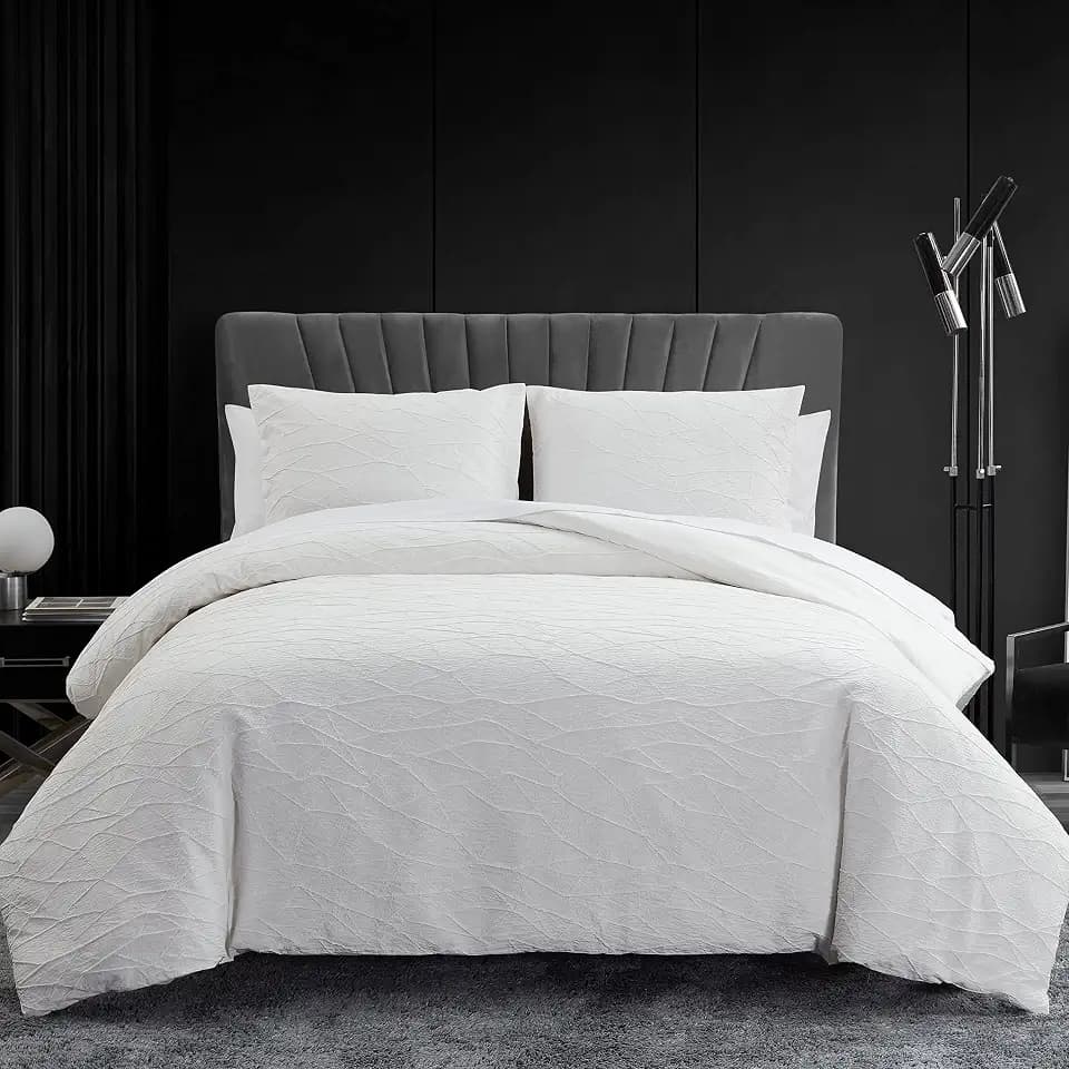 Vera Wang - Queen Size Duvet Cover Set with Shams
