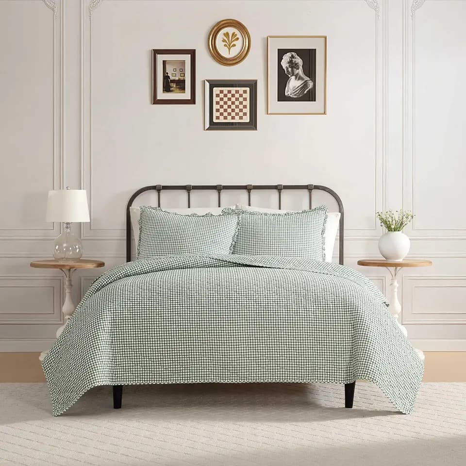 Laura Ashley - Queen Quilt Set with Shams, Lightweight Bedding