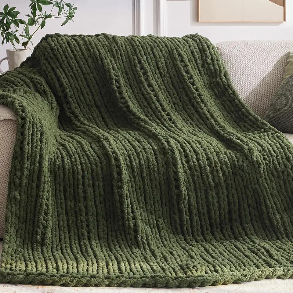 Negwoo Chunky Knit Throw Blanket, Knitted Throw Chenille Yarn, 30"*40"