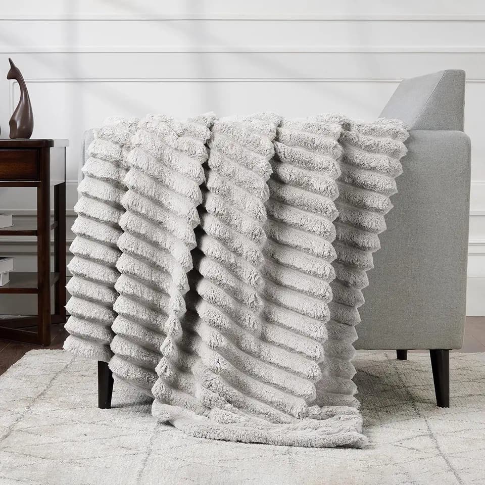 Jumbo Plush Ribbed Twin Extra Long College Dorm Bed Blanket - Super Soft, Fluffy Back to School Essentials for Girls Guys Teens (Light Gray, Twin/Twin XL 66"x90")
