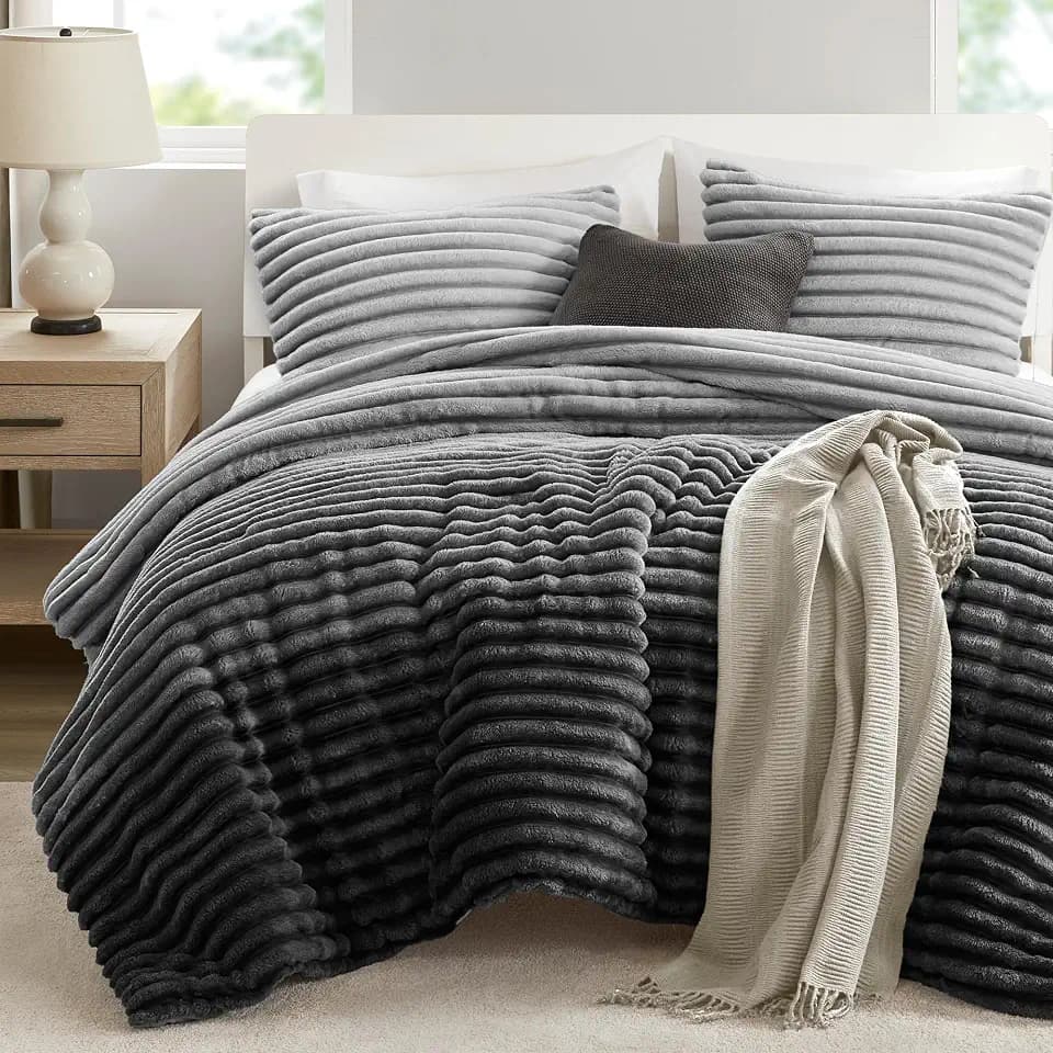 Intelligent Design Avril King Comforter Set Reversible 3 Piece, Grey Ombre