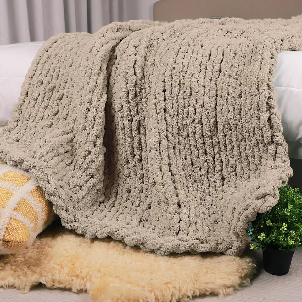 Carriediosa Chunky Knit Throw Blanket 50" x 60", 100% Hand Made, Taupe