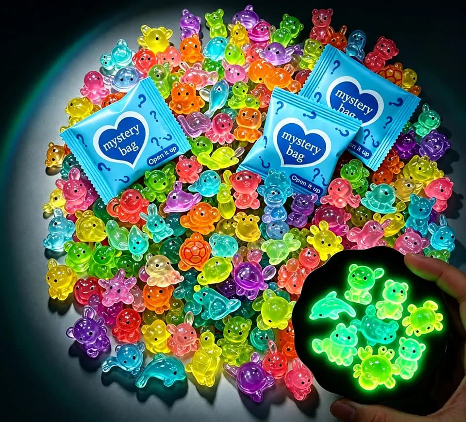 200 Pcs Glow-in-the-Dark Mini Resin Animals in Mystery Blind Bags
