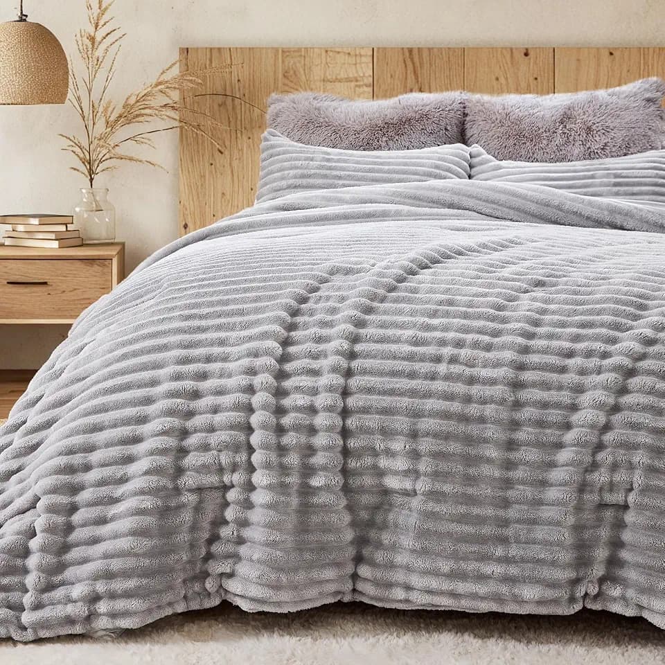 Sasttie Fluffy Queen Comforter Set, 3 PC Soft Fleece Bedding, Light Grey