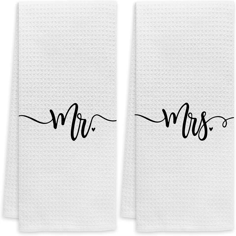 Voatok Mr. & Mrs.Minimalist White Bath Towel, Couples Gifts Set of 2 Decorative Towels,Gifts for Husband Wife Newlyweds