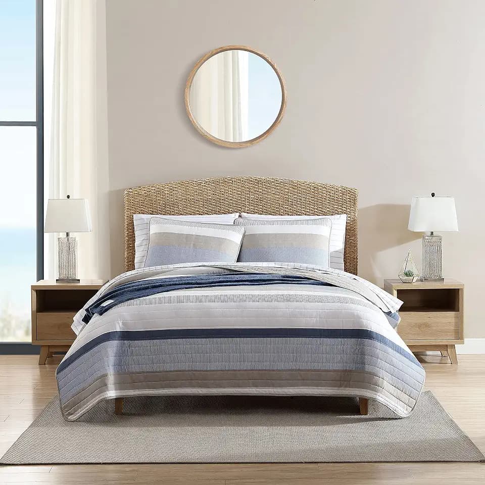 Nautica - Queen Quilt Set with Shams, Lightweight Bedding