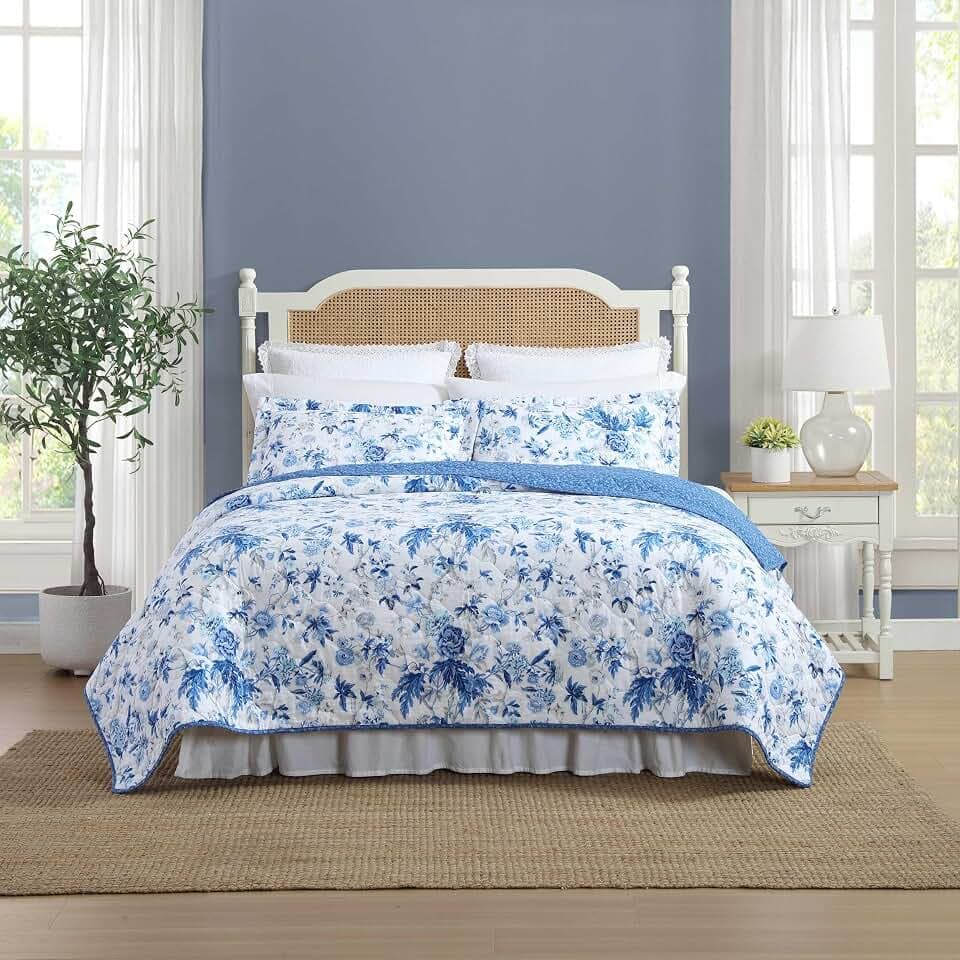 Laura Ashley - Queen Quilt Set with Shams, Cotton, Reversible