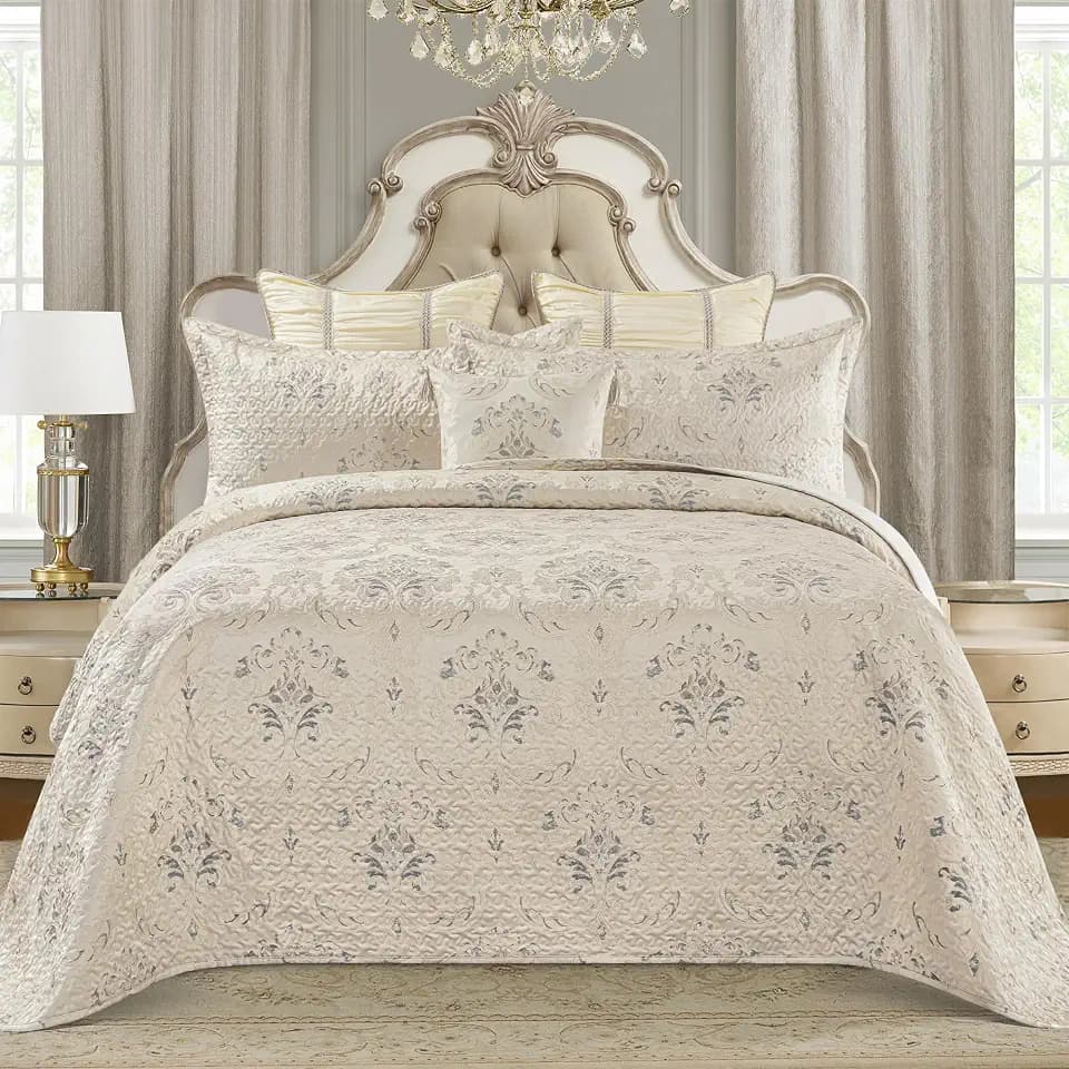 Loom and Mill 3 Piece Elegant Floral Quilt Set, Light Apricot, Queen