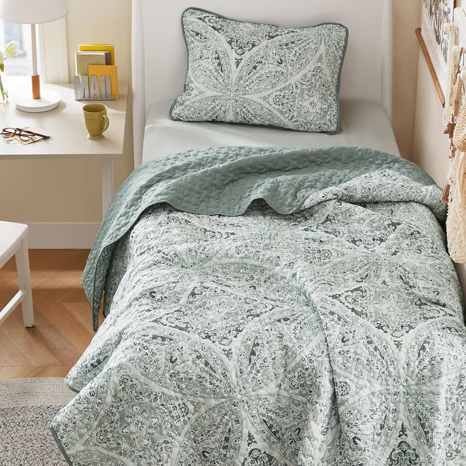 Comfort Spaces Gloria Boho Twin XL Quilt Set 2 Piece for Summer Green