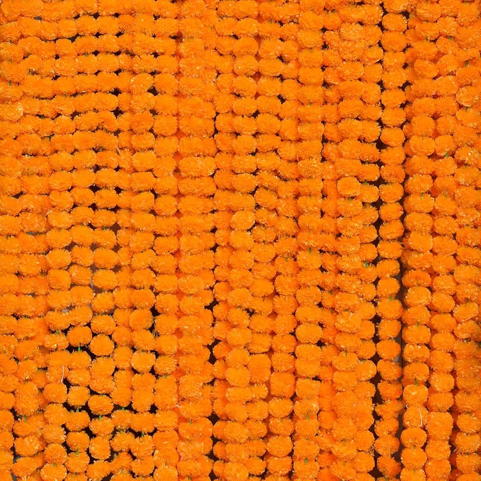 DIYANA IMPEX Marigold Garland for Decoration 4.8 feet Long Strands Artificial Marigold Flowers, Indian Décor for Pooja, Wedding Christmas, Events (5, Orange)