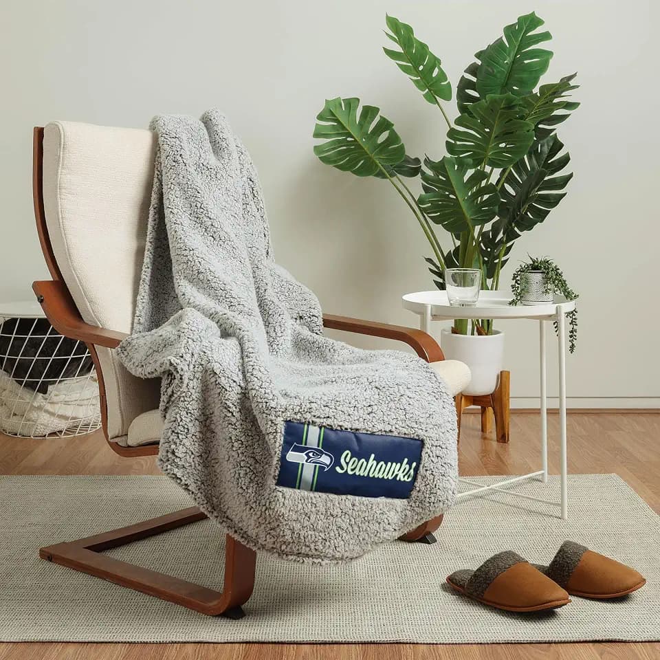 FOCO Seattle Seahawks NFL Big Logo Cloud Sherpa Blanket